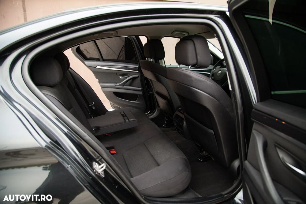 BMW Seria 5 520d Aut. - 11