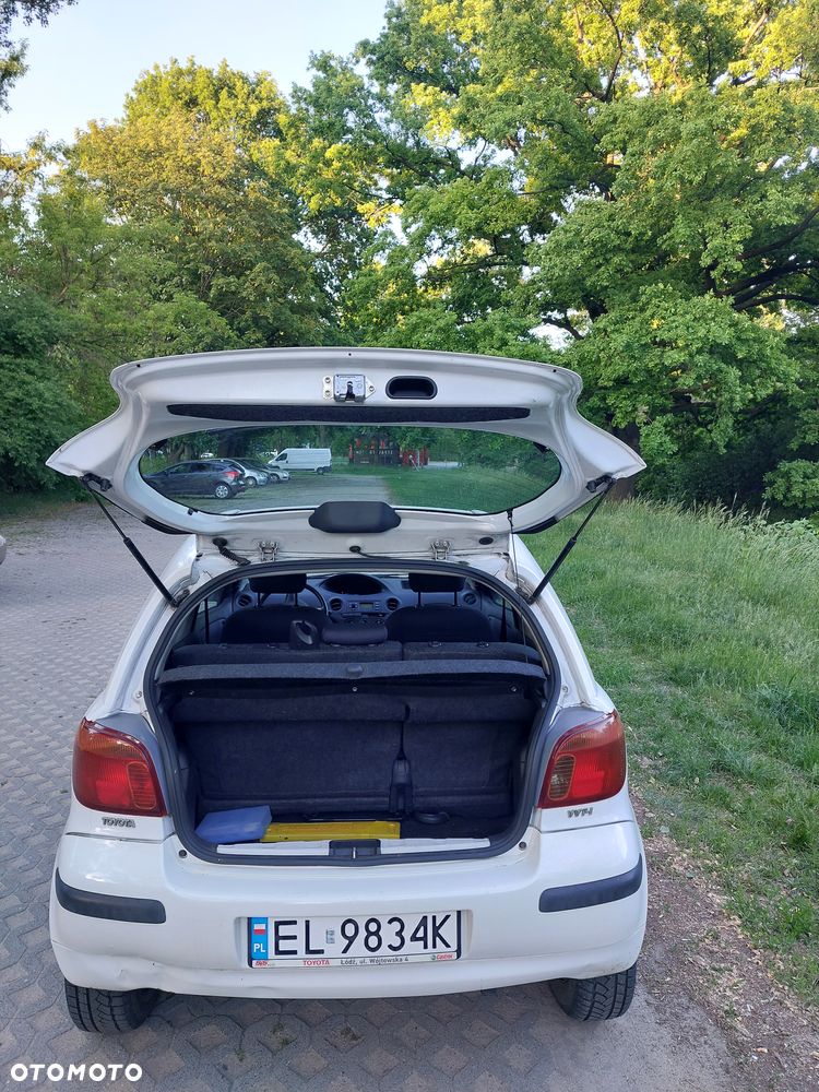 Toyota Yaris 1.0 Terra - 13