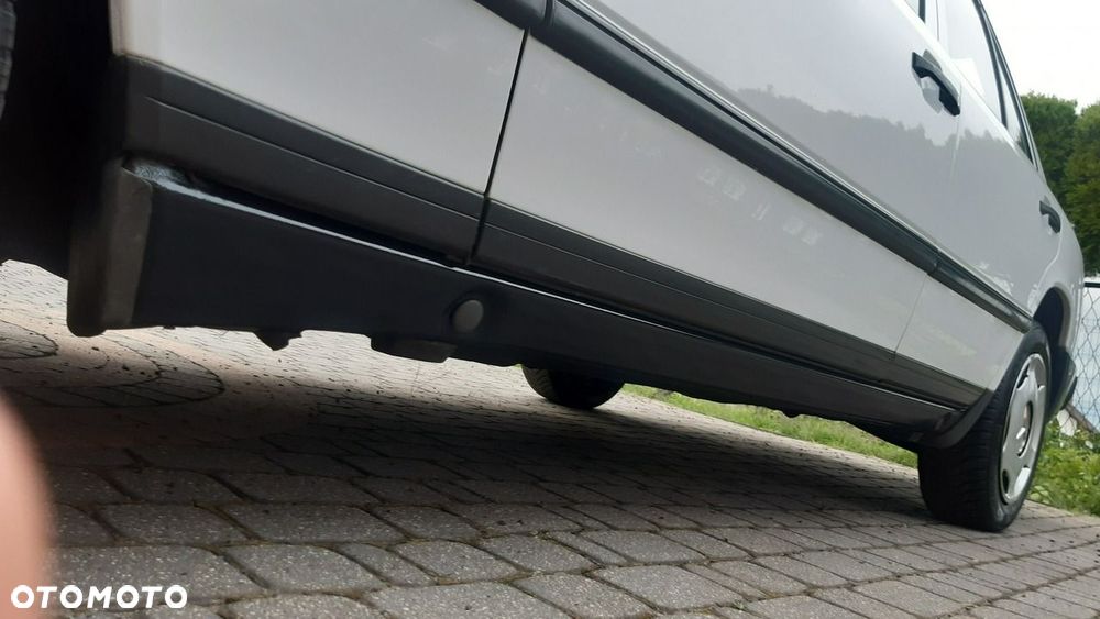 Mercedes-Benz W124 (1984-1993) - 19