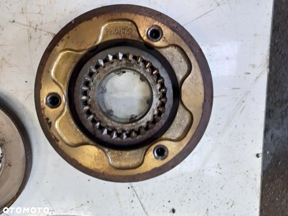 Części skrzyni case 4230,4240,3210,5905,855,495,995,795,695,wałek,kosz,rewers mechaniczny,404091R1,398270R3,1342559C1,2773382R1,CKC60366,synchronizator,65793c5,65793c4,c2,c3,c1,transmission,gear,shaft,70017c1, - 7