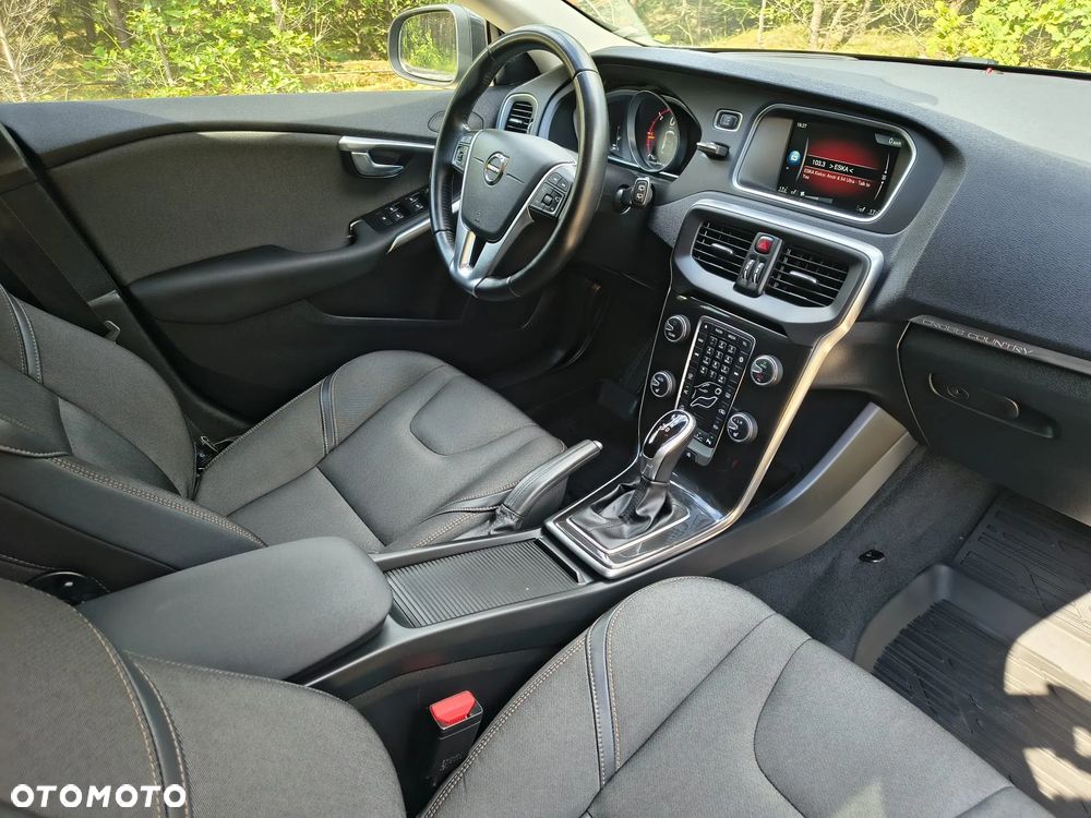 Volvo V40 Cross Country D3 Geartronic Momentum - 12