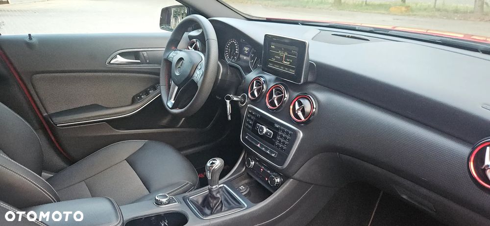 Mercedes-Benz Klasa A 180 (BlueEFFICIENCY) AMG Sport - 25