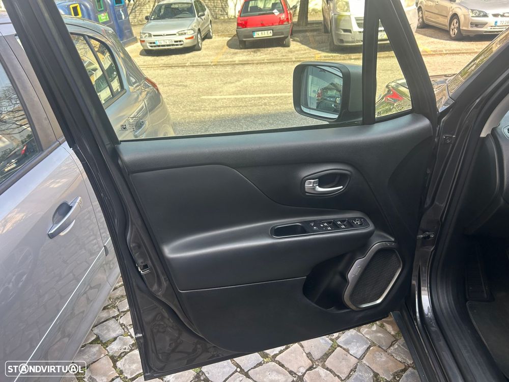 Jeep Renegade 1.0 T Limited - 12