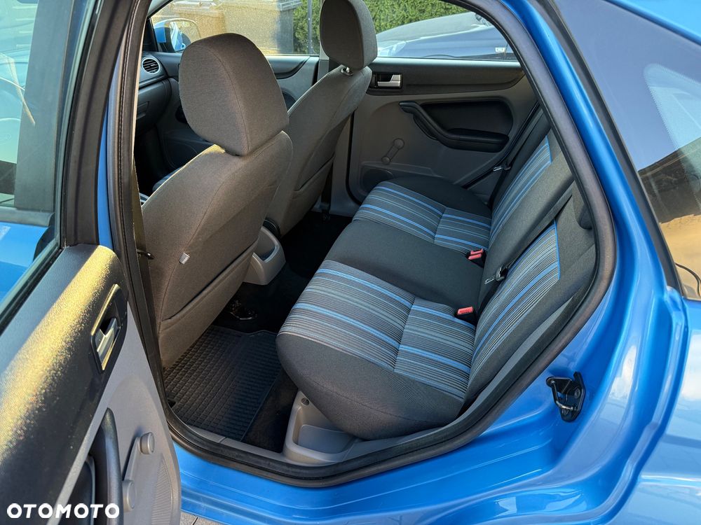 Ford Focus 1.6 16V Style - 15