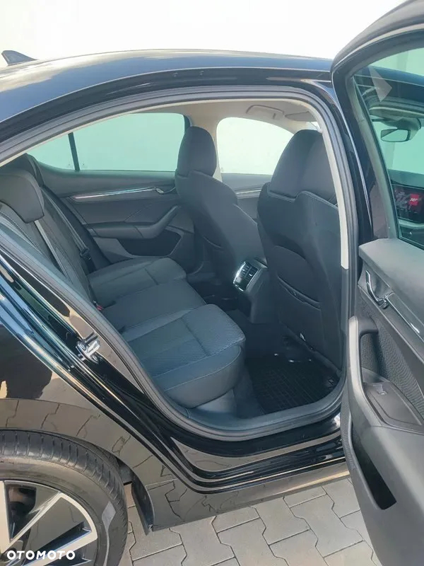 Skoda Octavia 2.0 TDI SCR Style DSG - 25