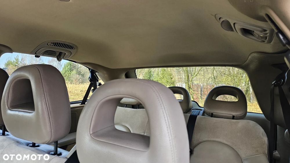 Chrysler Grand Voyager 3.3 LX - 9