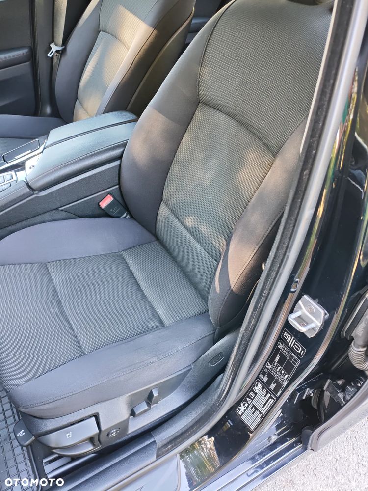 BMW Seria 5 525d xDrive - 17