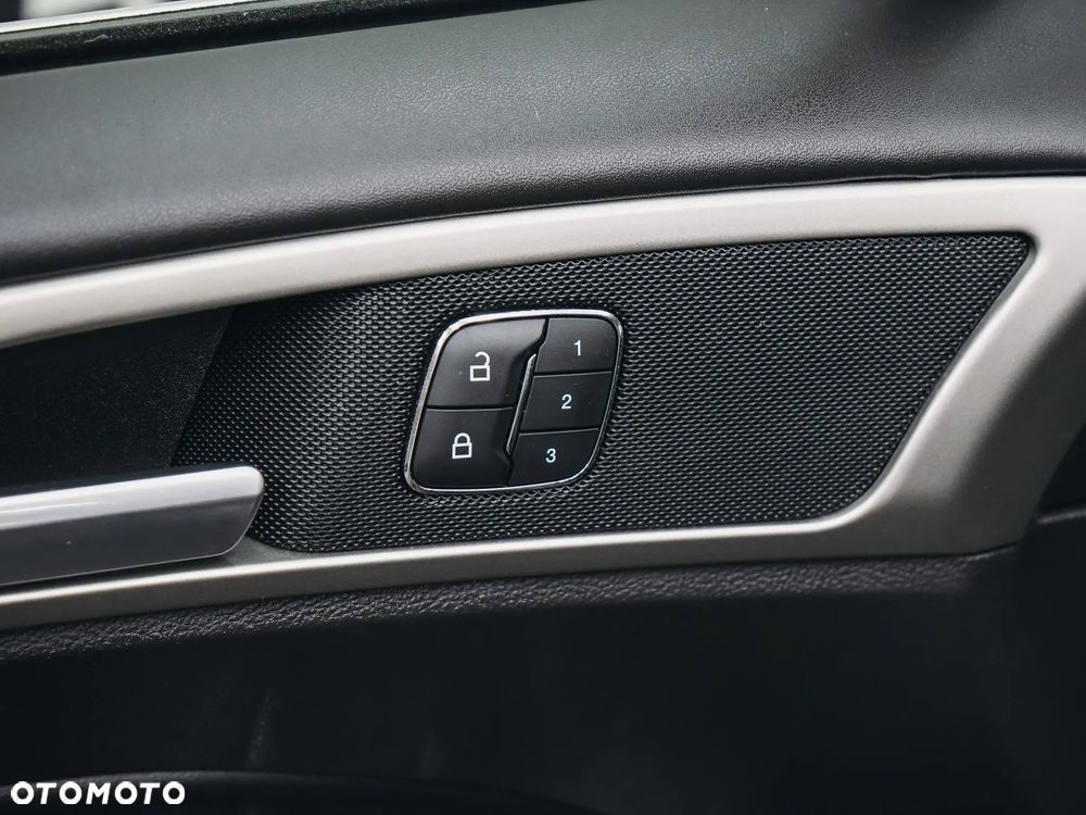 Ford Mondeo 2.0 CVT VIGNALE - 11