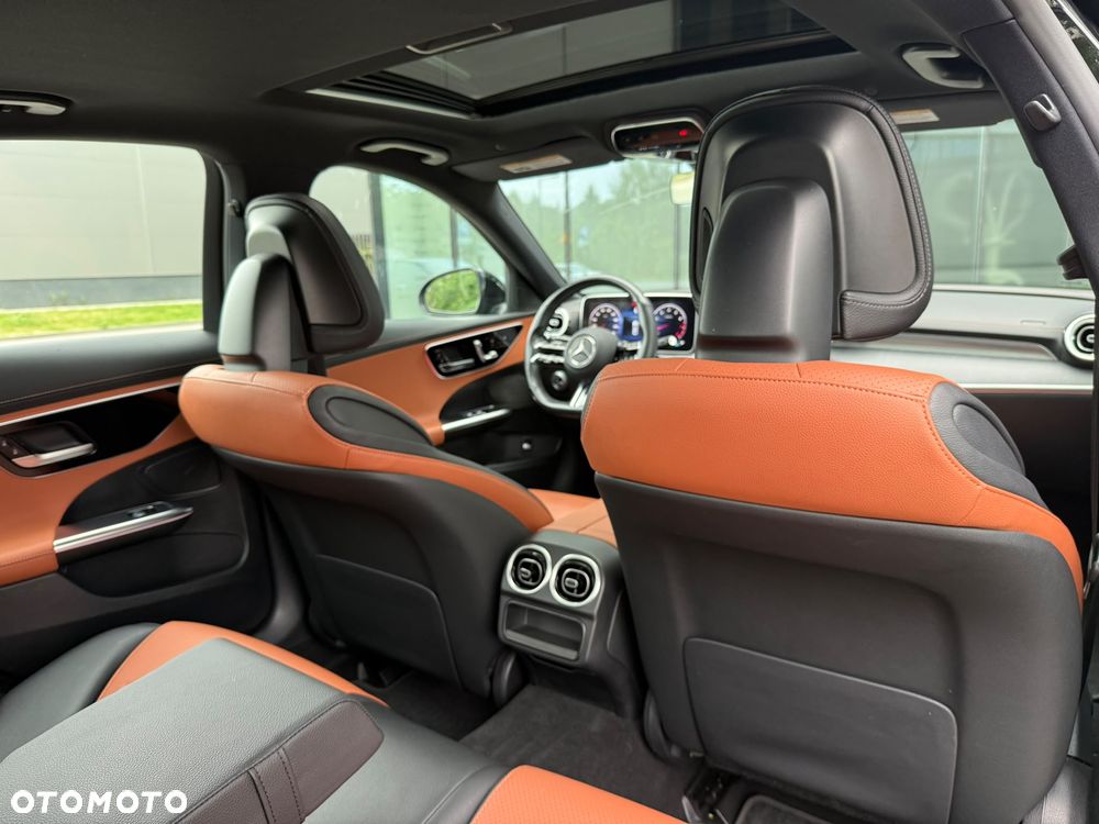 Mercedes-Benz Klasa C 300 4Matic 9G-TRONIC AMG Line - 19