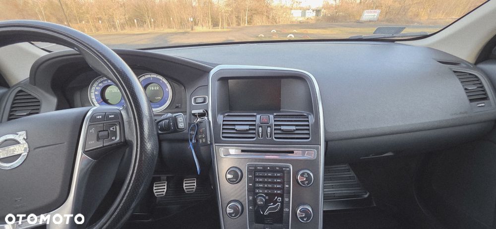 Volvo XC 60 D4 RDesign - 24