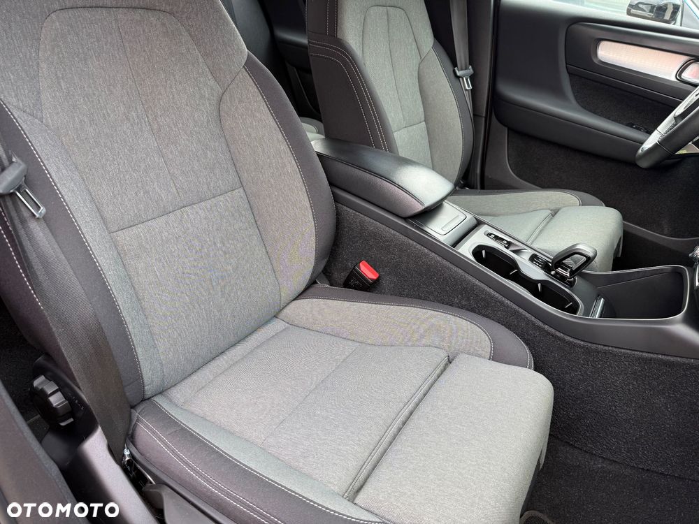 Volvo XC 40 B3 B DKG Plus Bright - 38