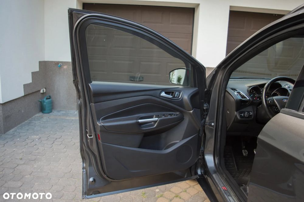 Ford Kuga 2.0 TDCi 4x2 ST-Line - 13