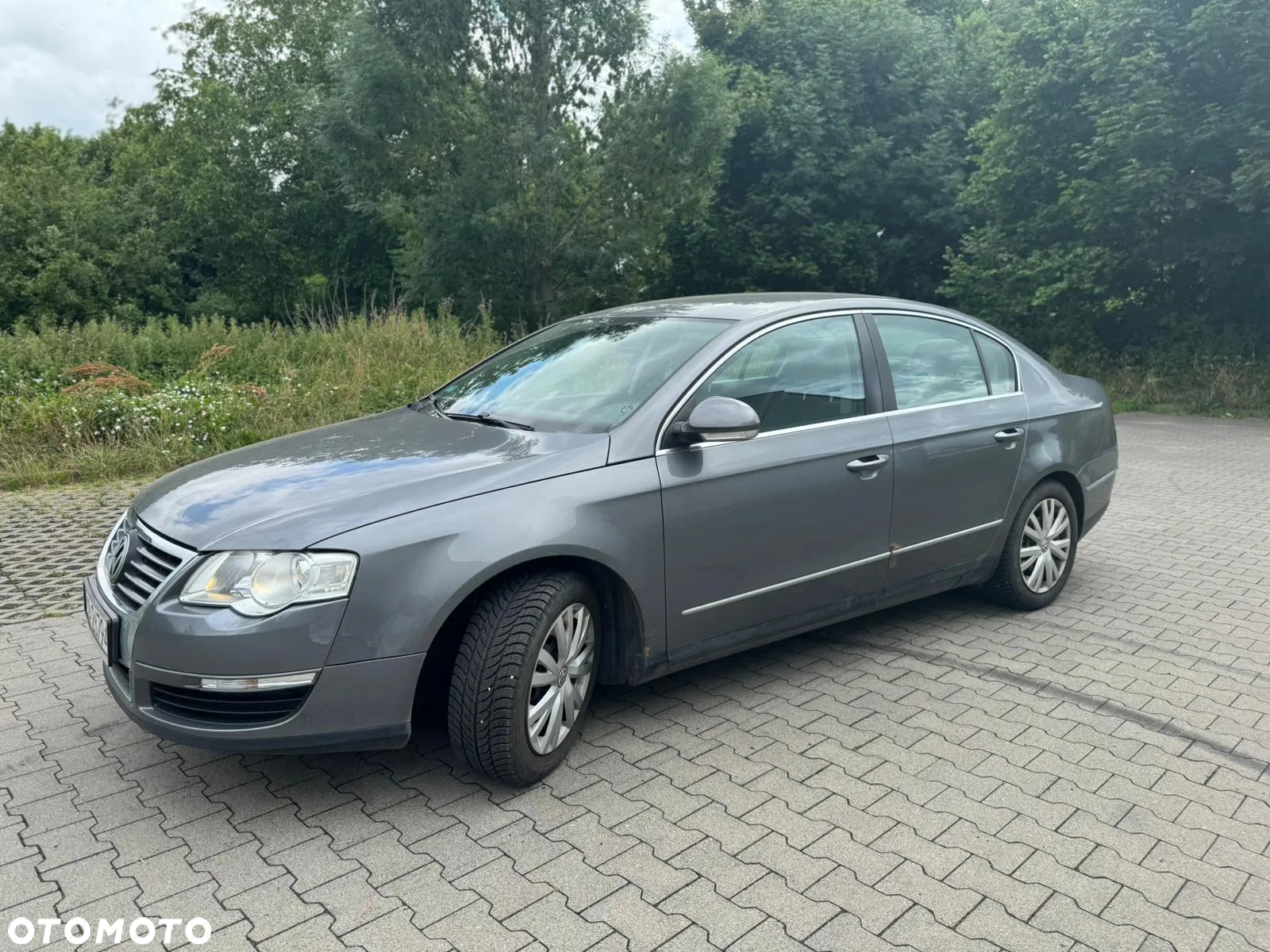 Volkswagen Passat 2.0 FSI Comfortline - 2