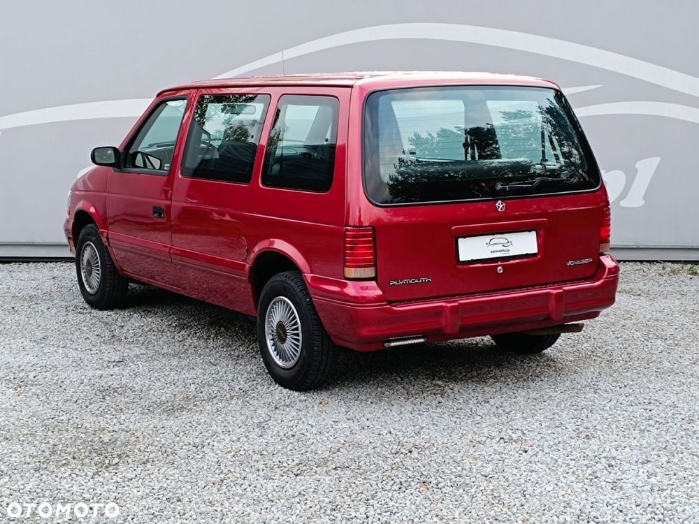 Plymouth Voyager - 23
