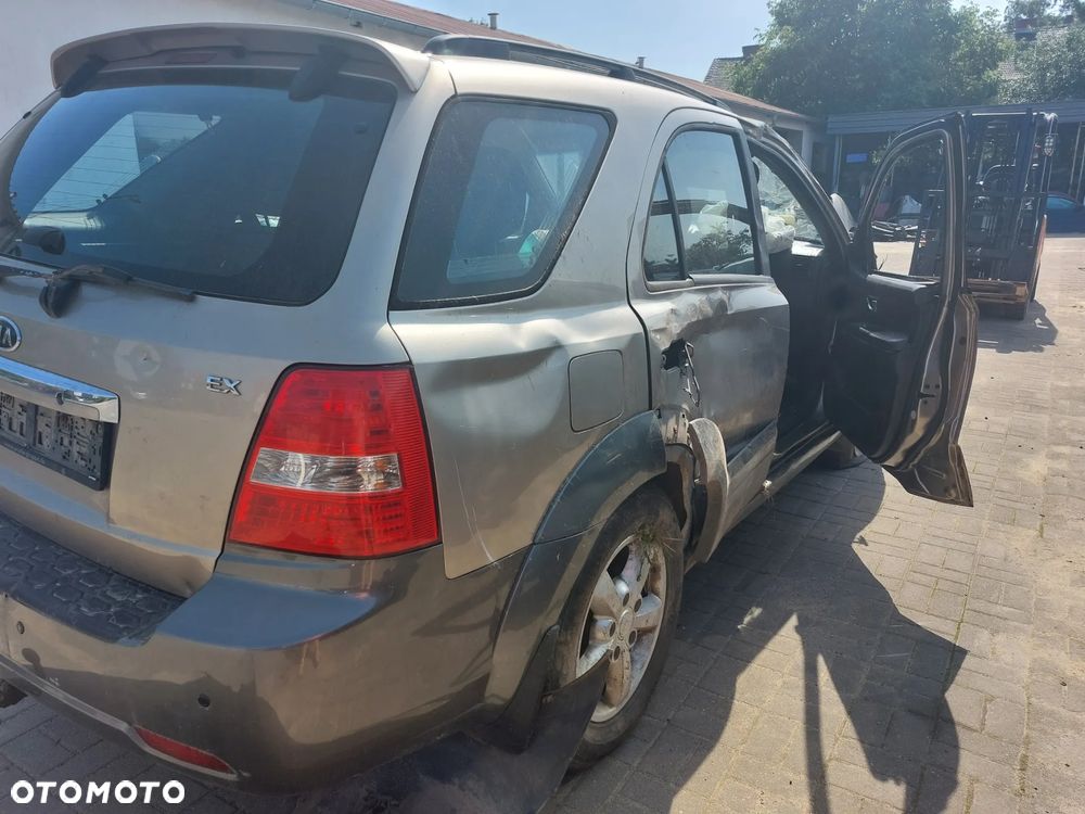 KIA Sorento 2,5 d 2008 2004 na części fotel lusterko drzwi szyby lampa maska klapa zamek panel koła felgi - 11