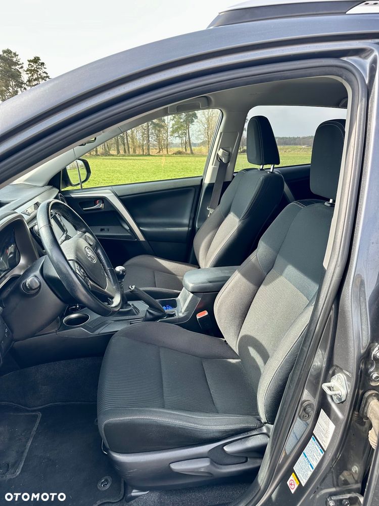 Toyota RAV4 2.2 D-4D Premium - 8