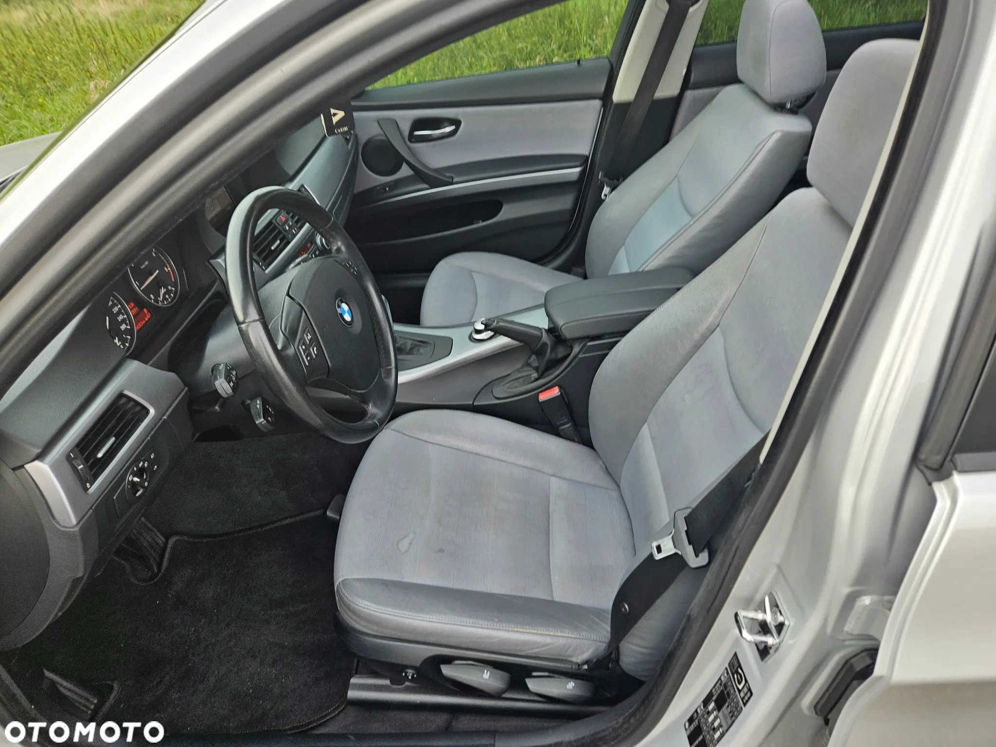 BMW Seria 3 320d DPF Touring - 11
