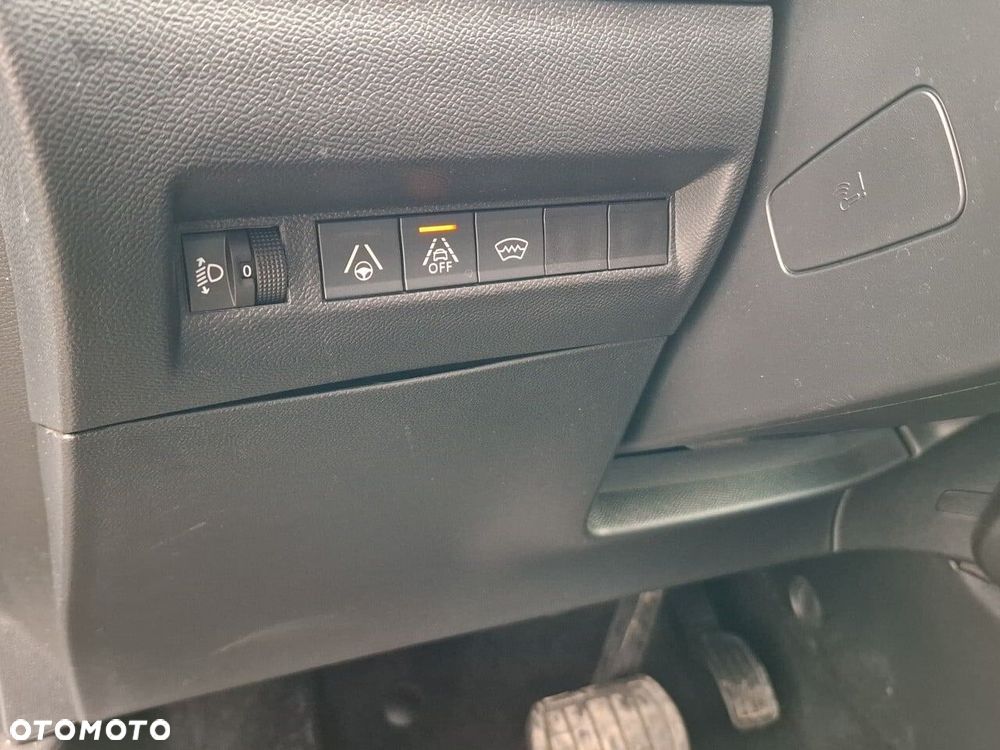 Peugeot 2008 1.2 PureTech Allure S&S EAT8 - 19