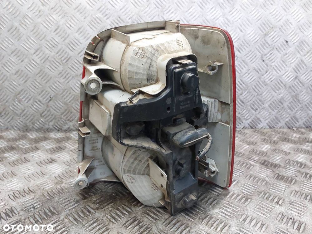 LAMPA LEWY TYŁ VOLKSWAGEN TOURAN I 1T0945095C - 2