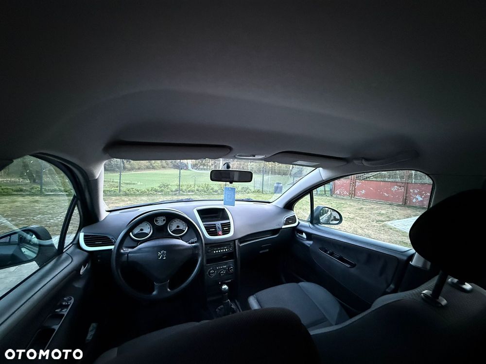 Peugeot 207 - 11