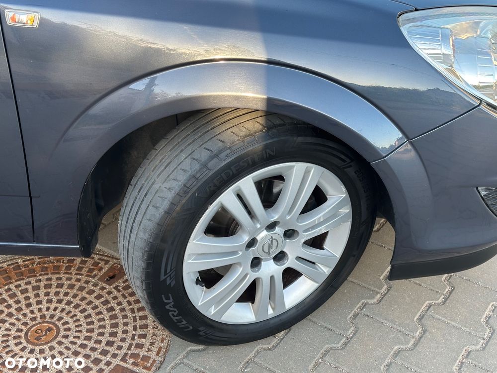 Opel Astra 1.6 Automatik Design Edition - 33