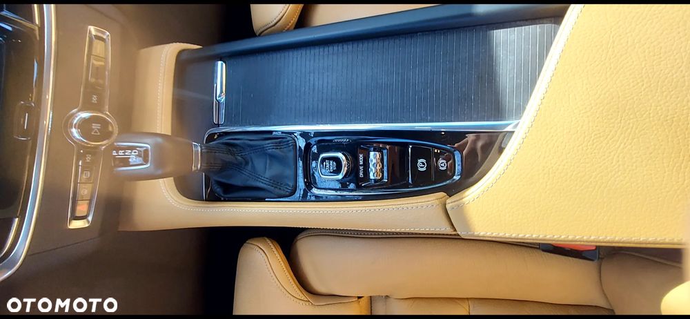 Volvo S90 T4 Geartronic Momentum Pro - 12