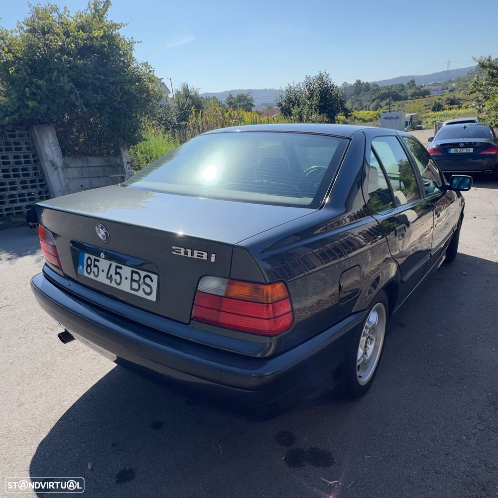 BMW 318 - 4