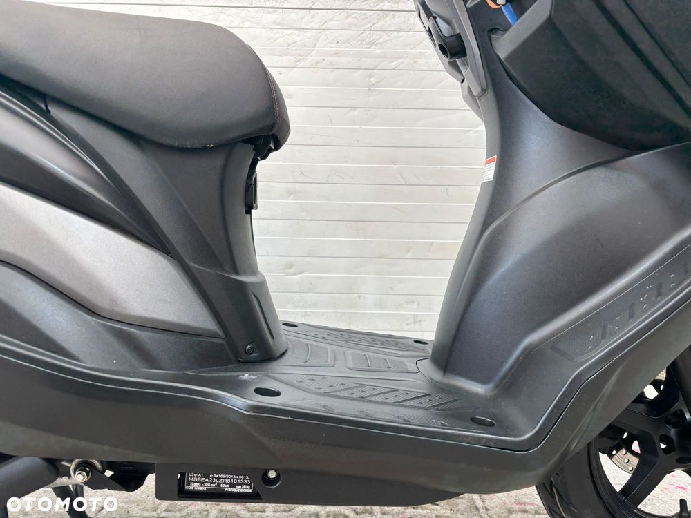 Suzuki Burgman - 26