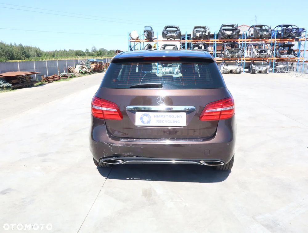 Mercedes-Benz Klasa B 180 7G-DCT UrbanStyle Edition - 6