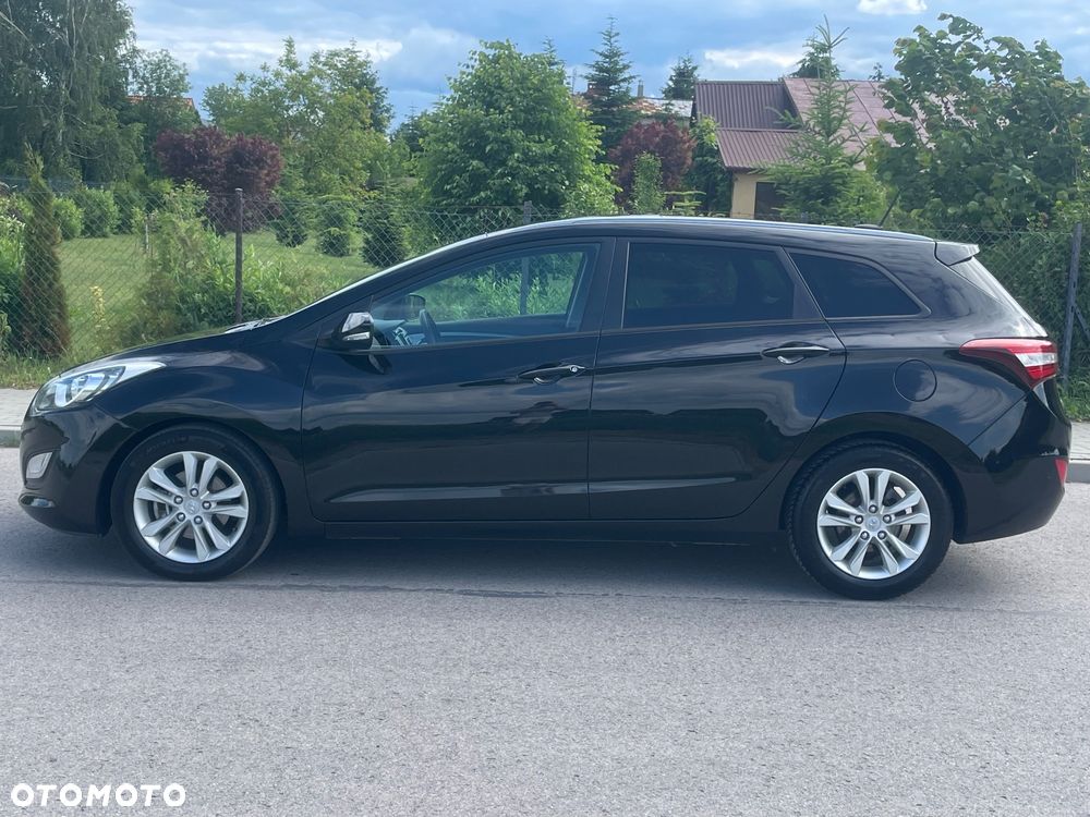 Hyundai i30 blue Kombi 1.6 CRDi Passion - 26