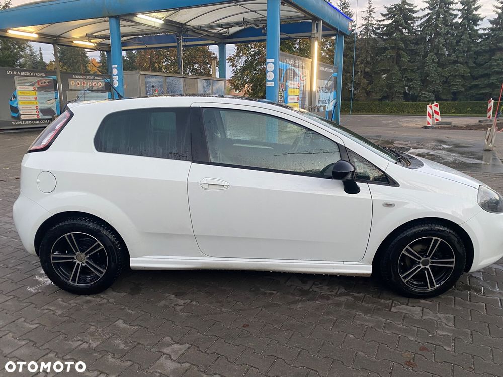 Fiat Punto 1.4 Easy S&S - 9
