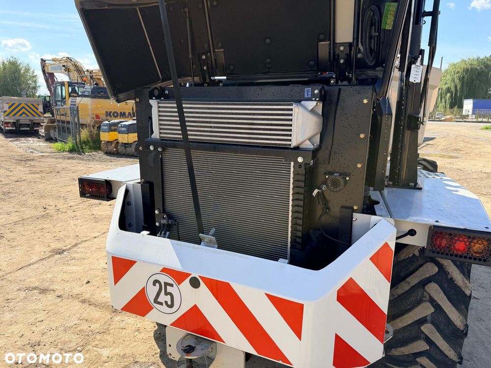 JCB 6ST - 7