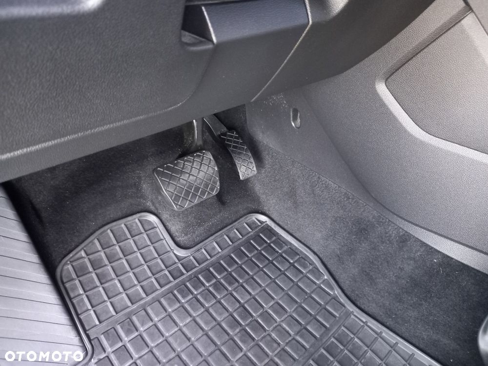 Volkswagen Touran 2.0 TDI BMT Comfortline Plus DSG - 23