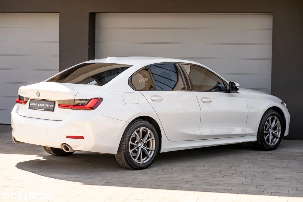 BMW Seria 3 320i Luxury Line - 23