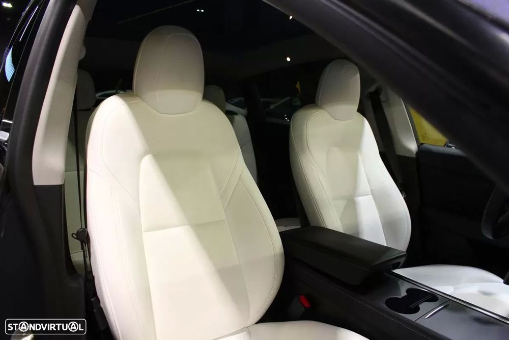 Tesla Model Y Long Range Tração Integral - 17