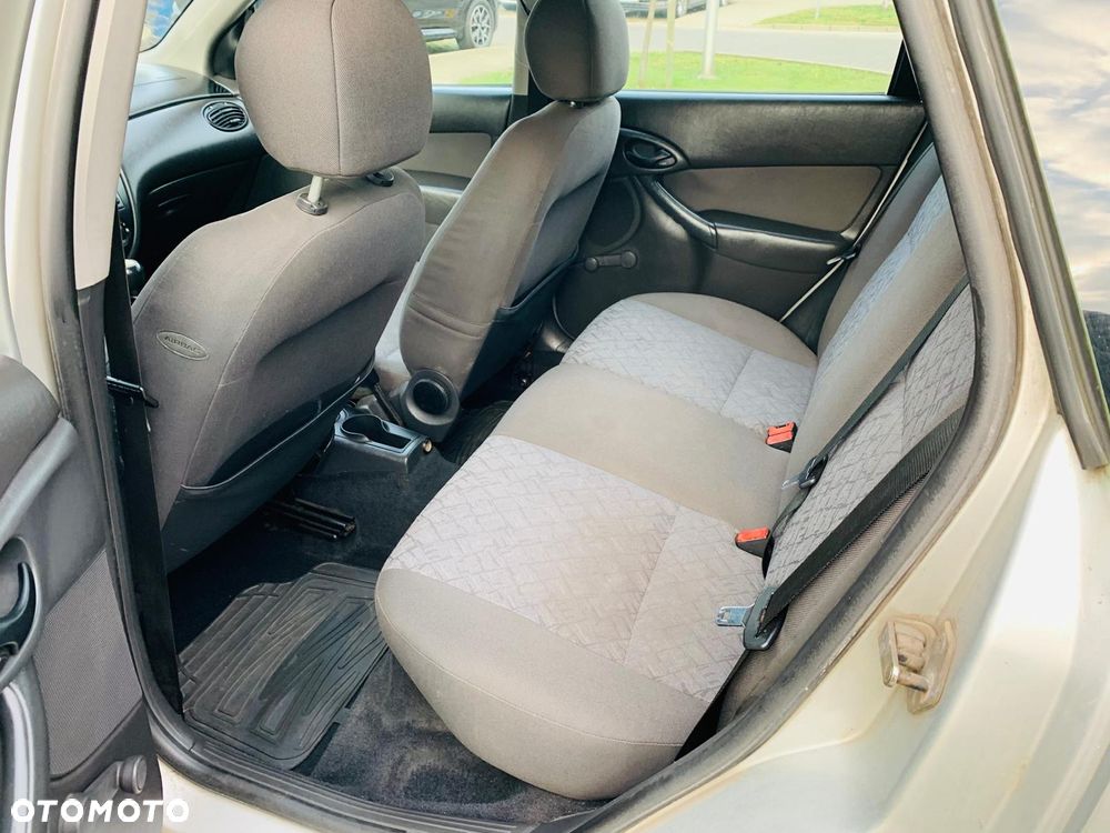 Ford Focus Turnier 1.8 DI Futura - 11