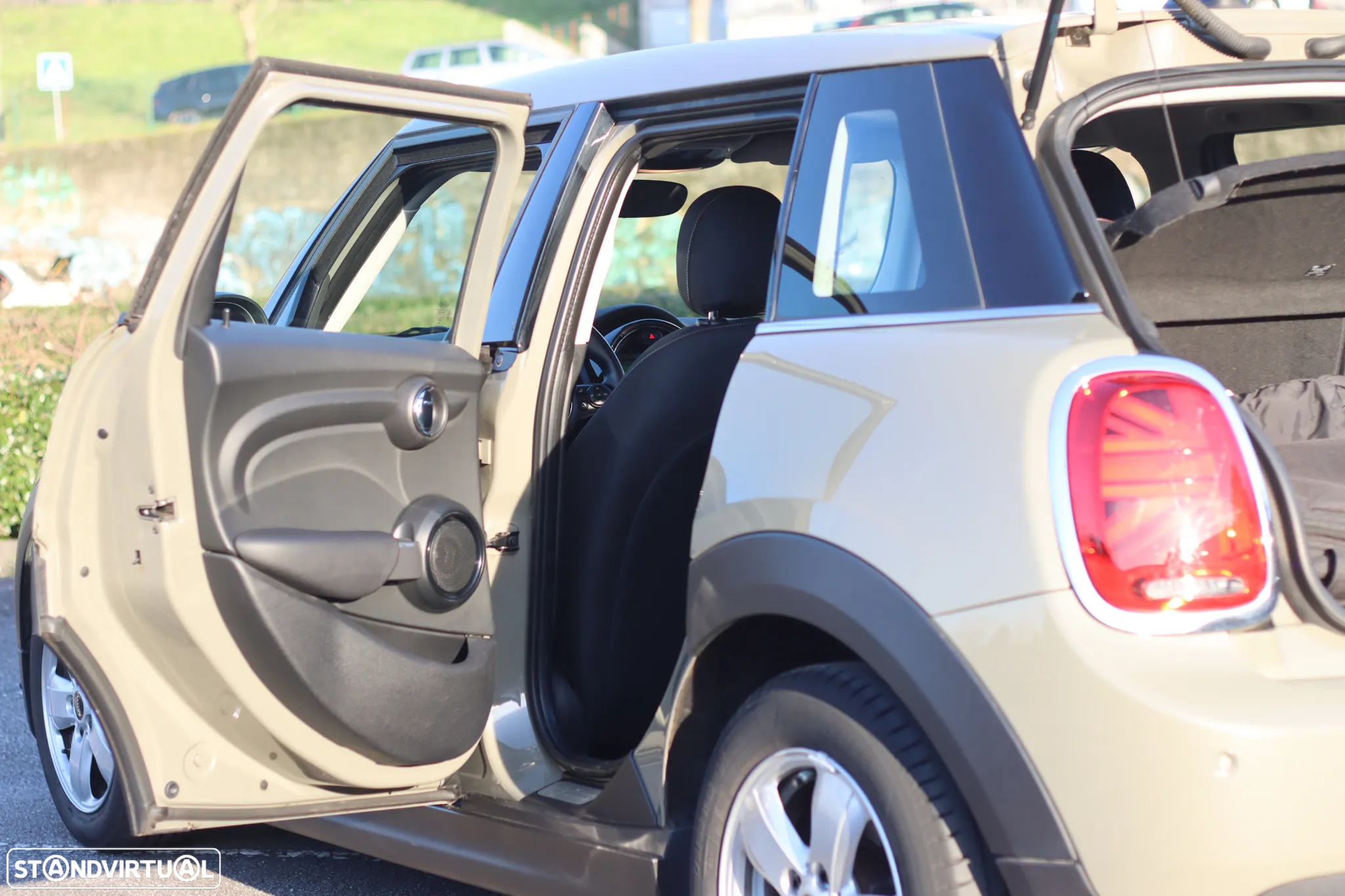 MINI 5 Portas Cooper D - 12