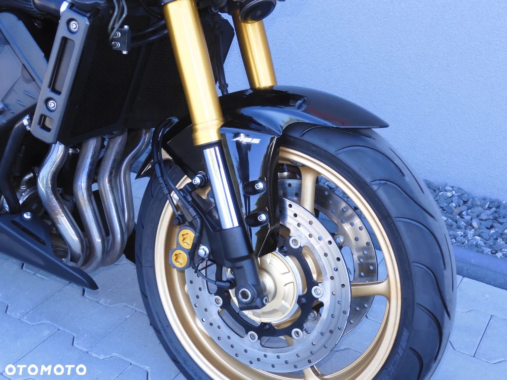 Yamaha FZ8 - 5