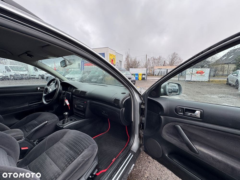 Volkswagen Passat 1.9 TDI Highline - 8