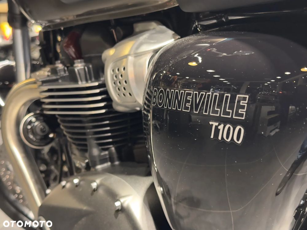 Triumph Bonneville - 7
