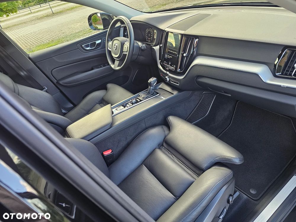 Volvo XC 60 D4 Momentum Pro - 29