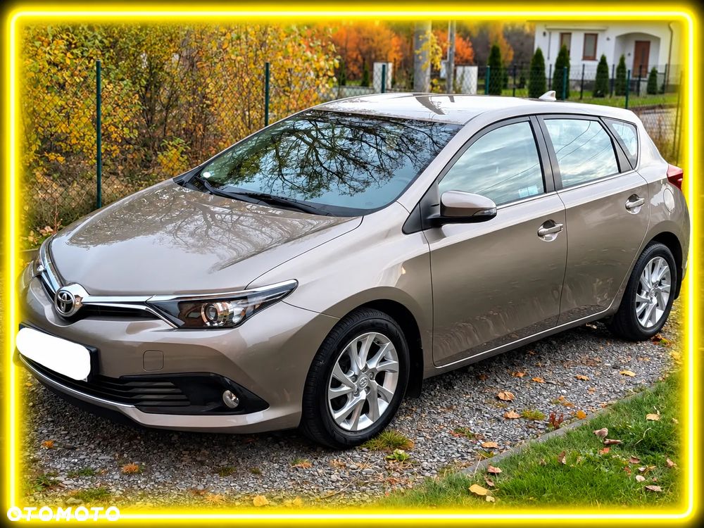 Toyota Auris 1.6 Premium - 1