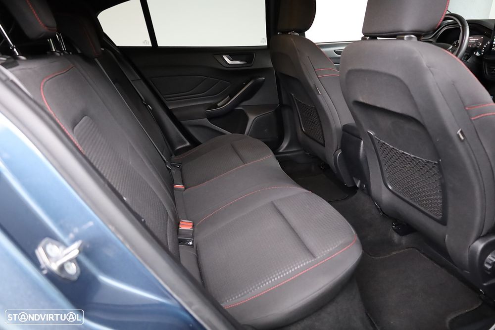 Ford Focus 1.0 EcoBoost MHEV ST-Line - 52