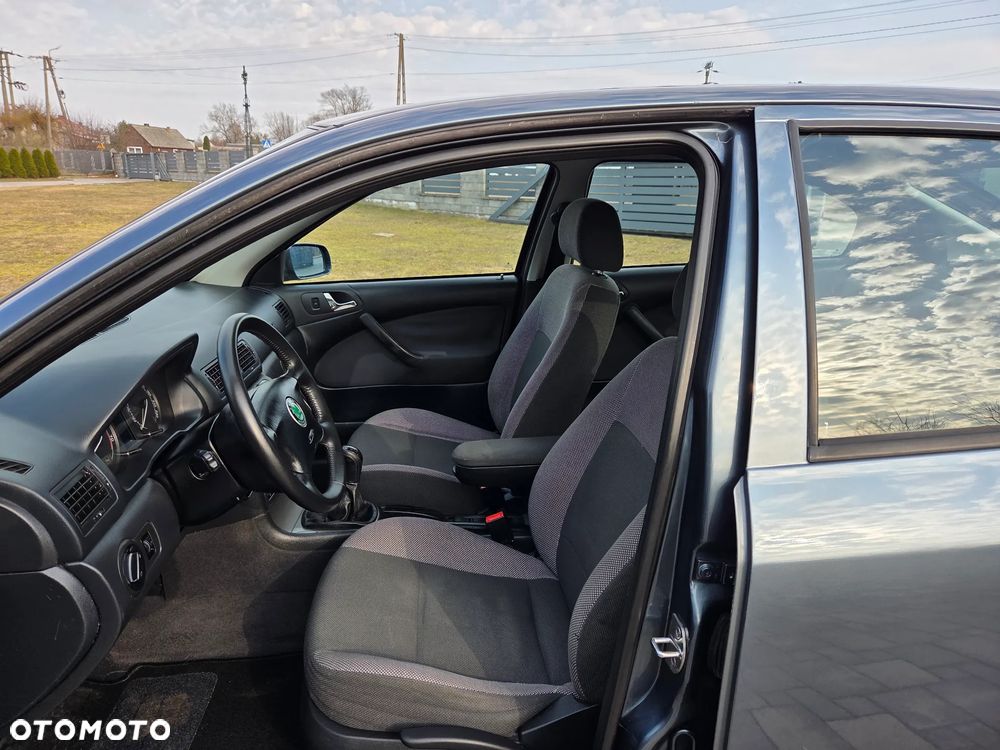 Skoda Octavia 1.8 T Elegance - 4