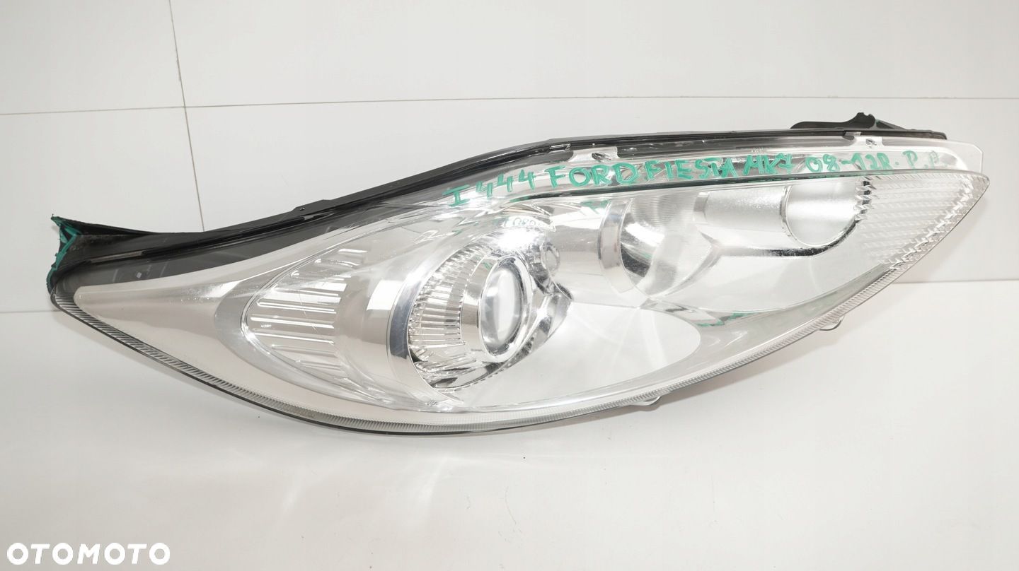 LAMPA PRAWY PRZÓD FORD FIESTA MK7 08-12R/ - 1