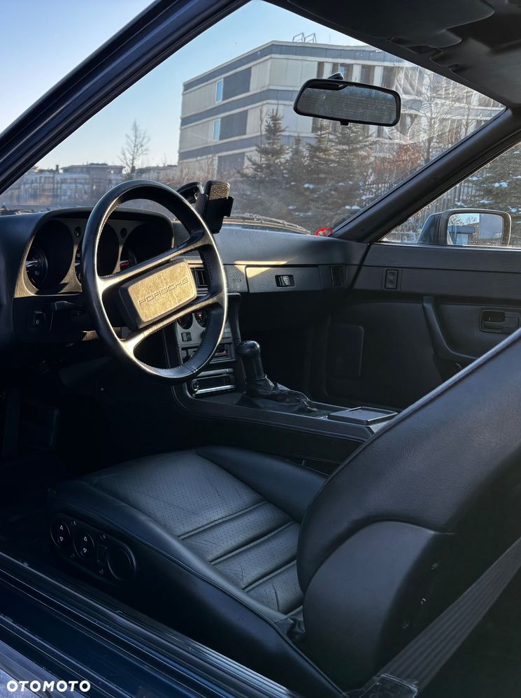 Porsche 924 - 4