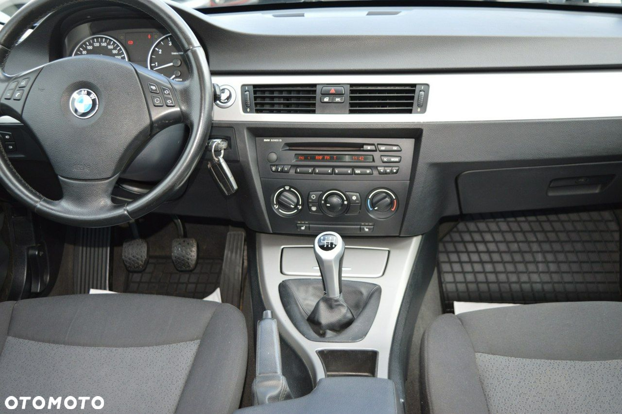 BMW Seria 3 318i - 20
