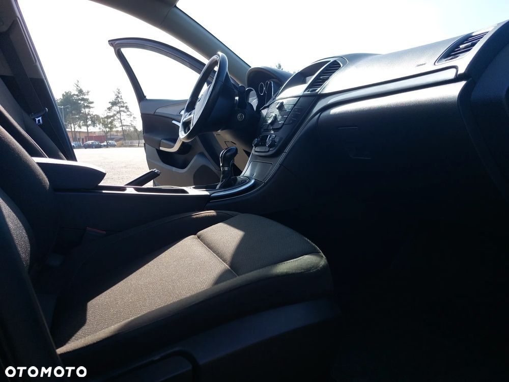 Opel Insignia 1.8 - 24