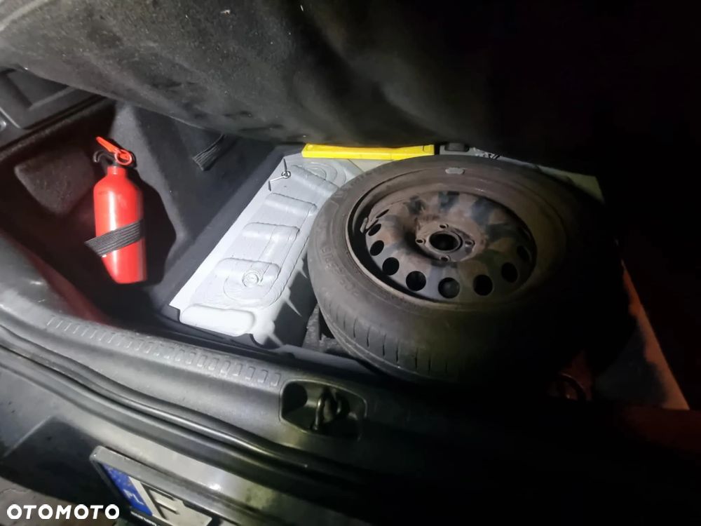 Citroën C4 e-HDi 115 ETG6 Business Class - 17