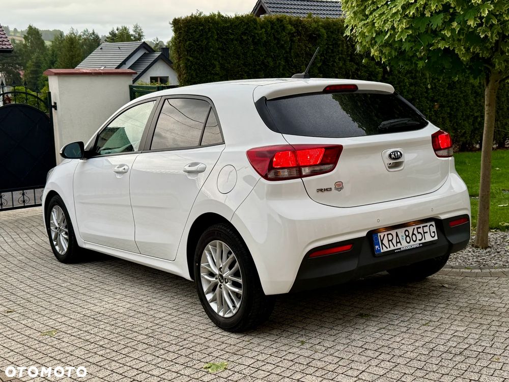 Kia Rio 1.2 Dream Team Edition - 4
